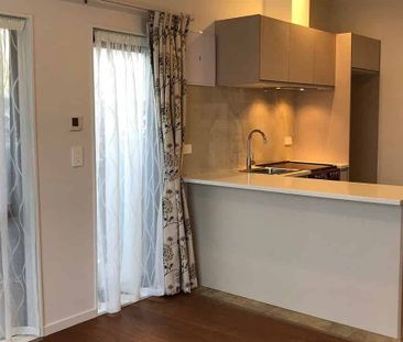 Botany Downs, quiet street, convenient location. - Photo 2