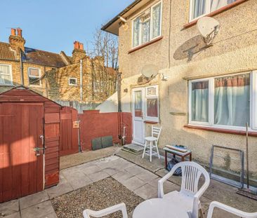 2 bedroom property to rent - Photo 1