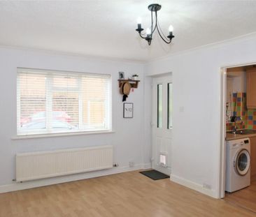 2 bedroom end of terrace house to rent - Photo 2