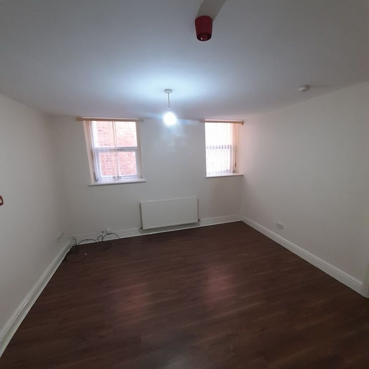 2 Bed Flat, Lancaster Street, L9 - Photo 1