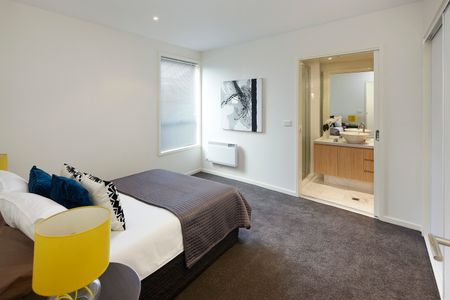 TOP FLOOR 2 BED 2 BATH APARTMENT WITH LARGE BALCONY, OFF STREET PARKING & STORAGE - Photo 5