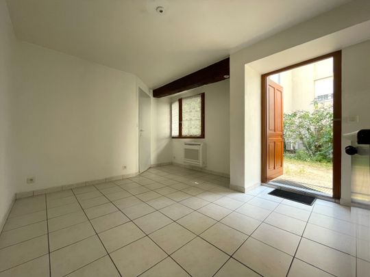Location Appartement 2 pièces 29m² LA TRONCHE 38700 - Photo 1
