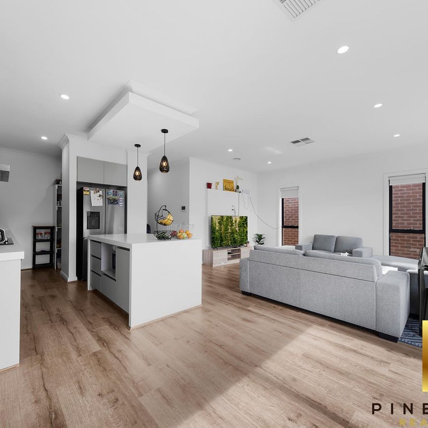 A Beautiful house available for lease! - Photo 1