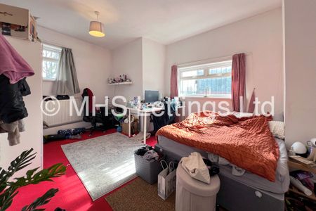 5 Bedroom End Terraced House for rent in Glossop View - Photo 3