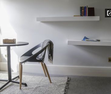 Quiet studio flat to rent in Terenure, Dublin - Photo 4