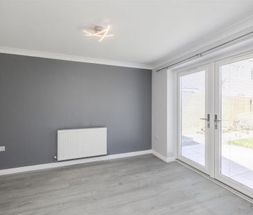 3 bedroom detached house to rent - Photo 2