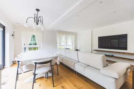 4 bedroom detached house to rent - Photo 2