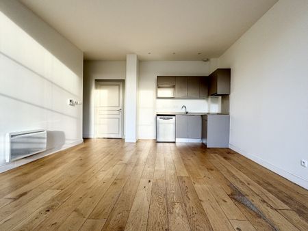 NIMES CENTRE - VICTOR HUGO - BEAU T3 RENOVÉ - Photo 4