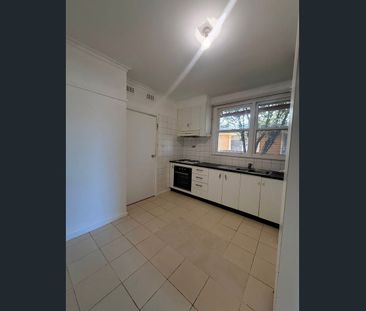 Neat, Bright & Well-Located Norlane Living at Its Best - Photo 5