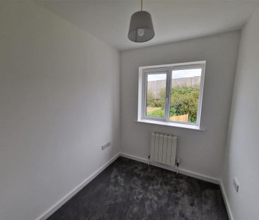 5 bedroom detached house to rent - Photo 3