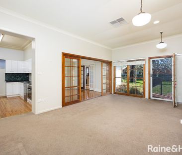 COMFORT LUXURY LIVING IN WAGGA'S CBD - Photo 3