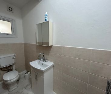 St Albans Road, Watford - Photo 5