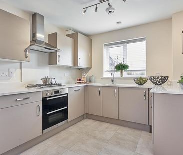 3 bedroom semi-detached house to rent - Photo 3