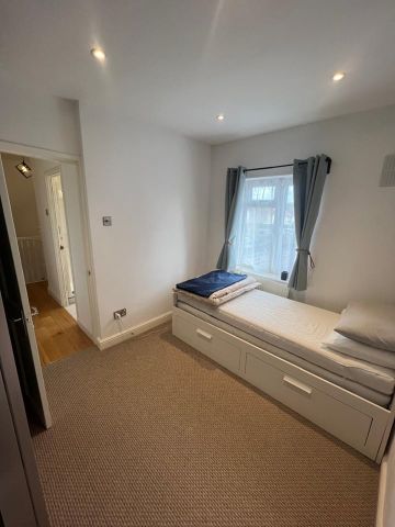 Room in a Shared House, Dursley Road, SE3 - Photo 2