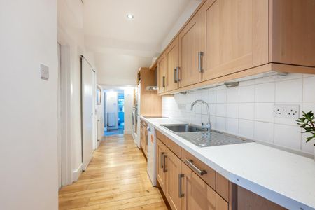 2 bedroom flat to rent - Photo 4