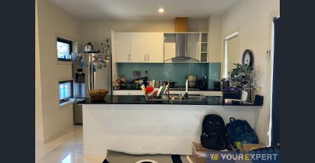 Modern Townhouse - Photo 4