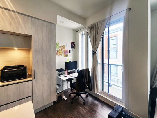 For Lease - 14 David Eyer Road Unit# 1011, Richmond Hill, Ontario - Photo 1