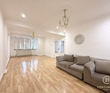 5 bedroom semi-detached house to rent - Photo 3
