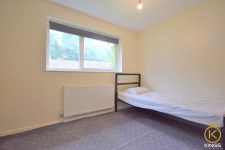 4 bedroom terraced house to rent - Photo 5