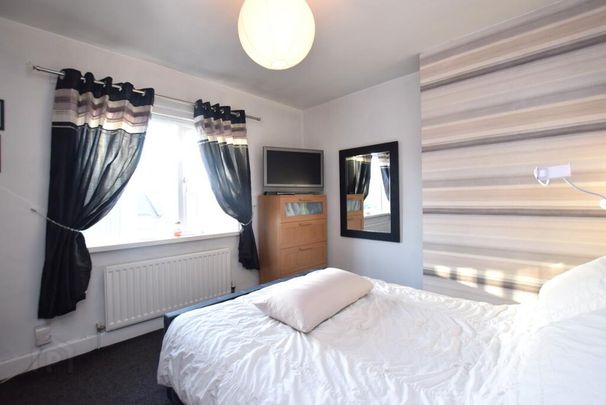 25 Bloomfield Crescent, Belfast, BT5 5AT - Photo 1