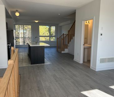 For Lease - 150 Blue Forest Crescent, Barrie, Ontario - Photo 6