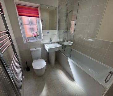 3 bedroom semi-detached house to rent - Photo 6