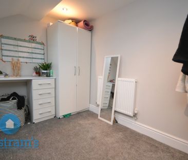 5 bed Mid Terraced House for Rent - Photo 4