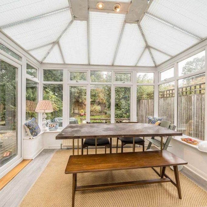 4 bedroom semi-detached house to rent - Photo 1