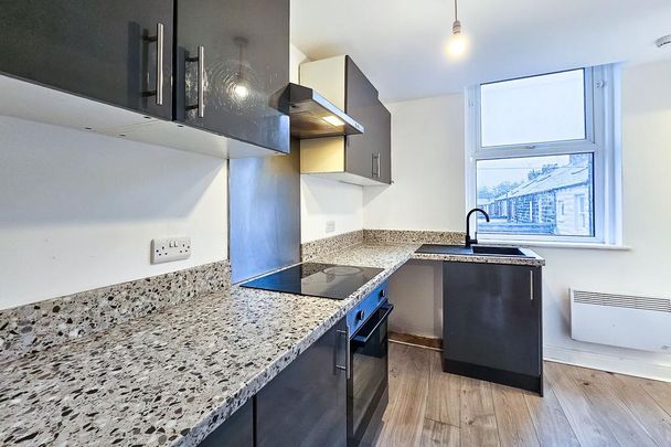 2 bedroom flat to rent - Photo 1