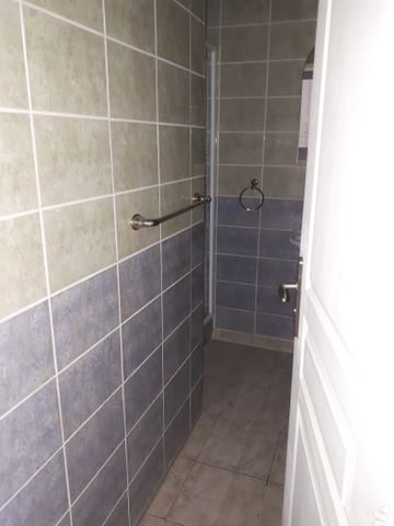 ROUSSILLON BOURG, appartement T3 de 74 m² en RDC, - Photo 5