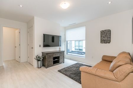 For Lease - 3645 Ferretti Court, Innisfil, Ontario - Photo 4