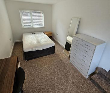 6 bedroom detached house to rent - Photo 6