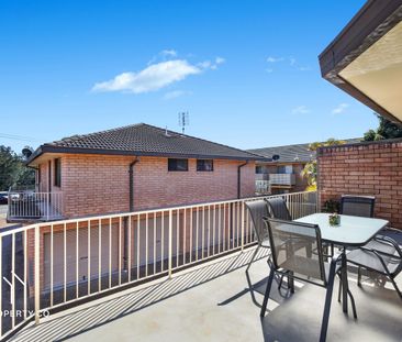 Two Bedroom Unit in Central Location (water included in rent) - Photo 4