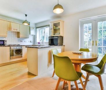 3 bedroom semi-detached house to rent - Photo 5