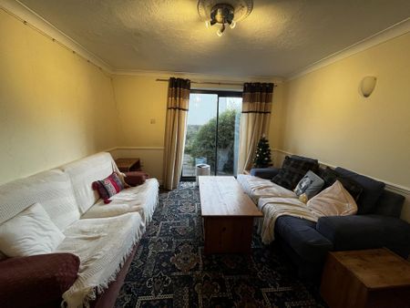 4 bedroom detached house to rent - Photo 3