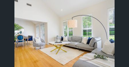 Fully Furnished Spacious Retreat in Turramurra with Pool & Tennis Court - Photo 2