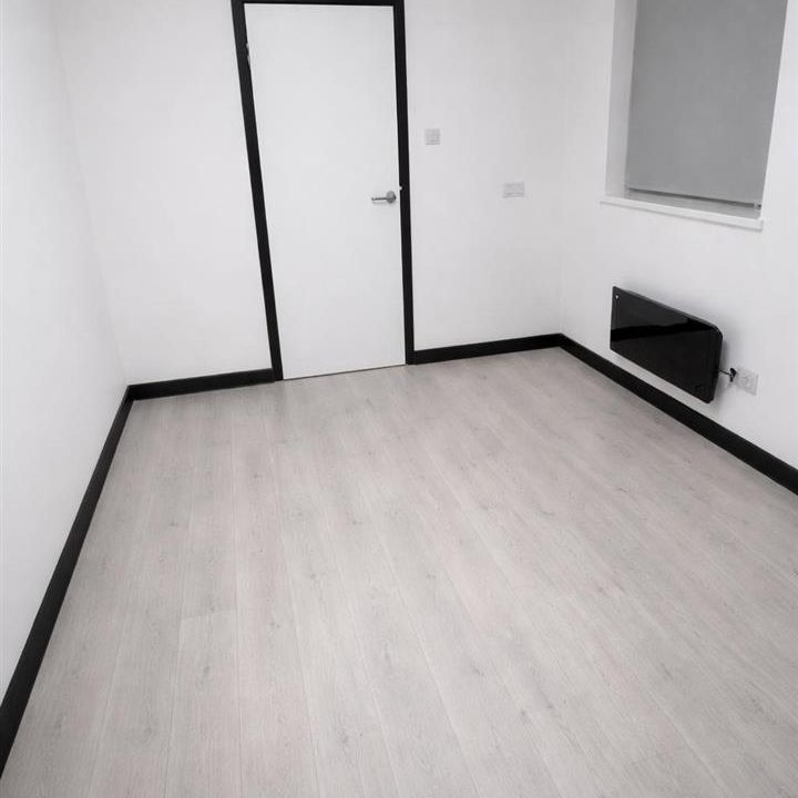 High Street, Harrold MK43, London - Photo 1