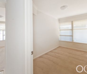 Open the Door to Entertaining in Style - Photo 2