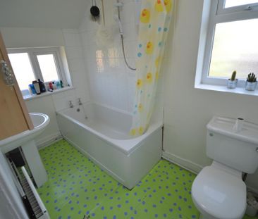 3 bedroom flat to rent - Photo 5