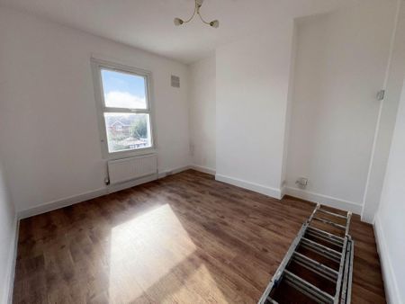 2 bedroom maisonette to rent - Photo 4