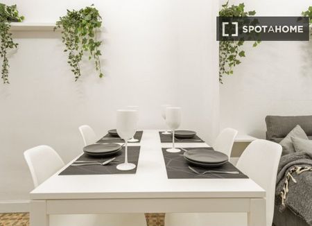 barcelona, Catalonia 08009 - Photo 4