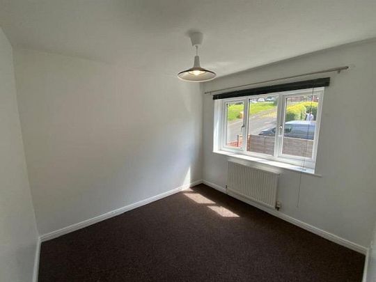 Forester Drive, Stalybridge - Photo 1