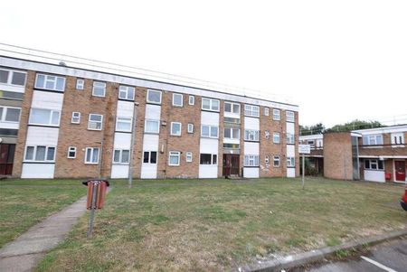 Crownmead Way, Romford, RM7 - Photo 2