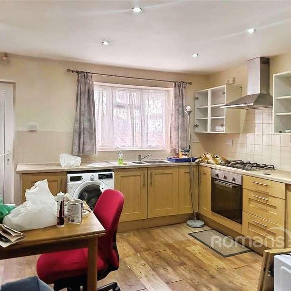 Blackamoor Lane, Maidenhead, SL6 - Photo 1