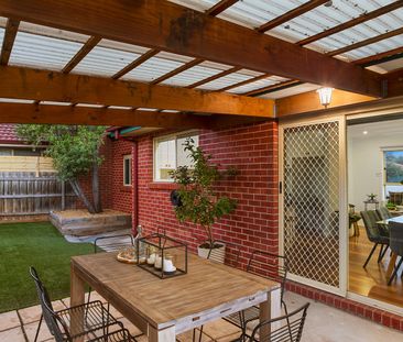 14 Armstrong Close, Keilor East VIC 3033 - Photo 4