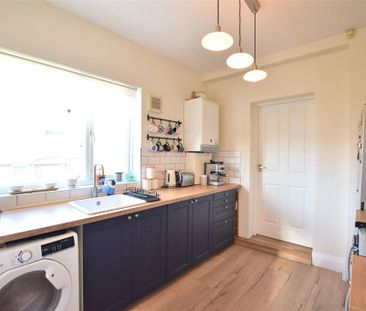 3 bedroom flat to rent - Photo 6