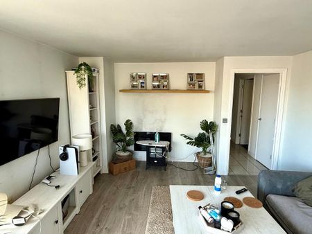 2 bedroom flat to rent - Photo 2