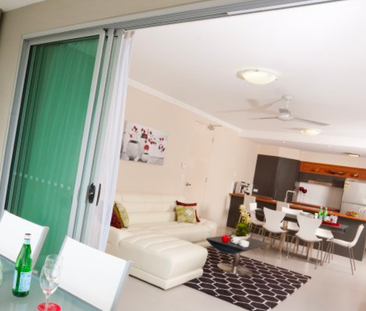 Unit 1, 7 Dolphin Avenue, Mermaid Beach, QLD - Photo 1