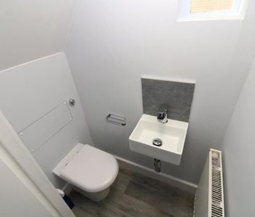 3 bedroom semi-detached house to rent - Photo 6