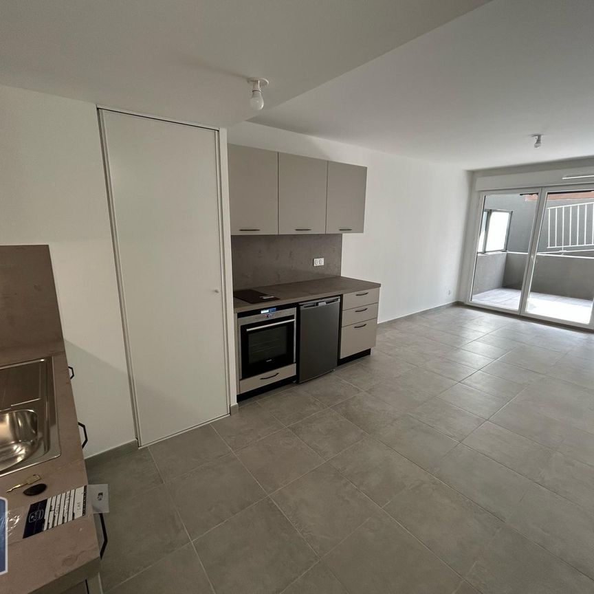 Location Appartement 2 pièces 41m² ST LAURENT DU VAR 06700 - Photo 1